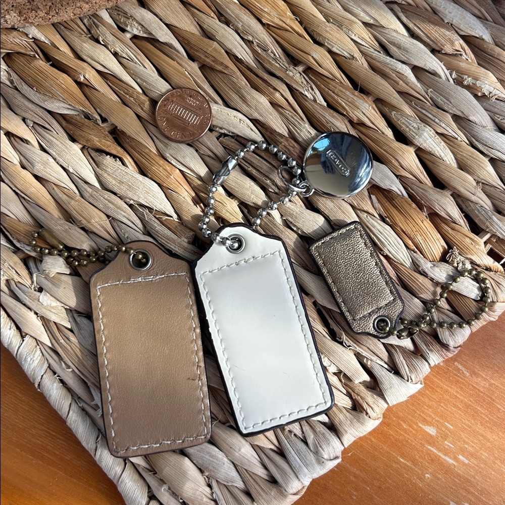 Coach Hangtag Bundle - Picture 5 of 7